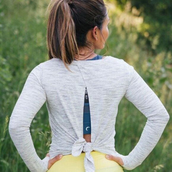 ZYIA Ash Split Back Long Sleeve Tee Size Medium - Picture 1 of 7